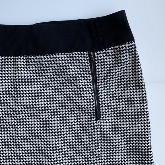 Houndstooth Mini Skirt Front Slit Accent Zipper Black White - Picture 4 of 15